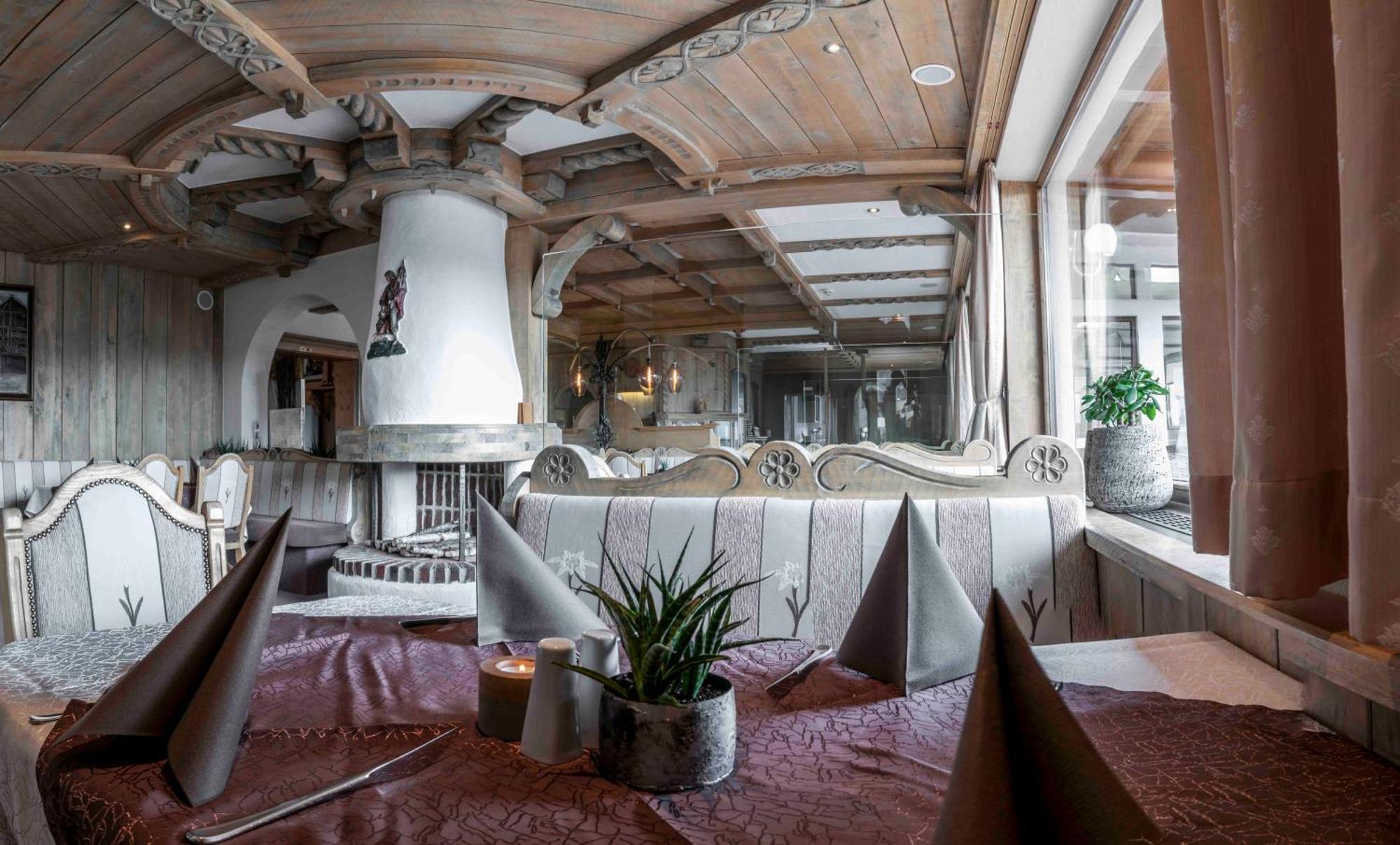 Hotel Montana Fiss Exterior photo